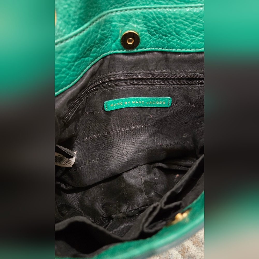 Marc By Marc Jacobs Green Leather Shoulder Bag with Gold Chain - Picture 3 of 10